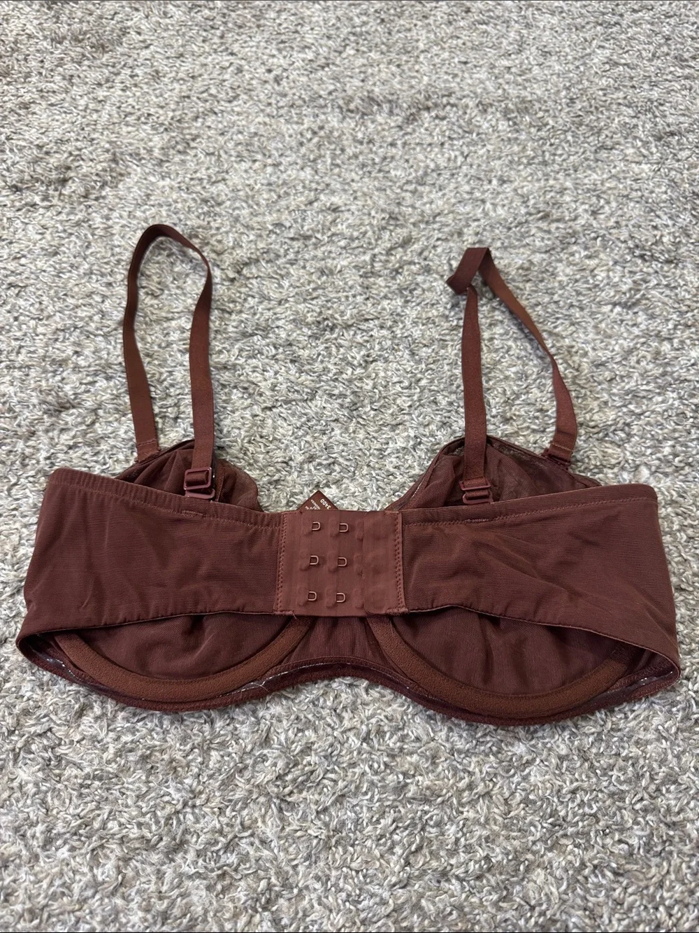 Skims Unlined Strapless Bra Underwire - Picture 2 of 3